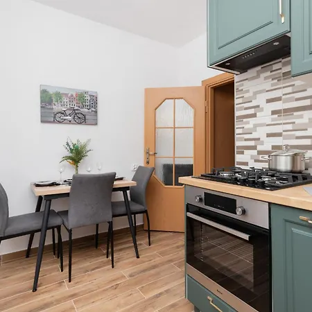 Wladyslawa Iv Studio For 4 Guests By Renters *